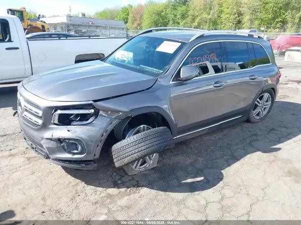 W1N4M4HB8MW106145 2021 MERCEDES-BENZ GLB - Image 2