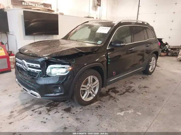 W1N4M4HB9LW036301 2020 MERCEDES-BENZ GLB - Image 2