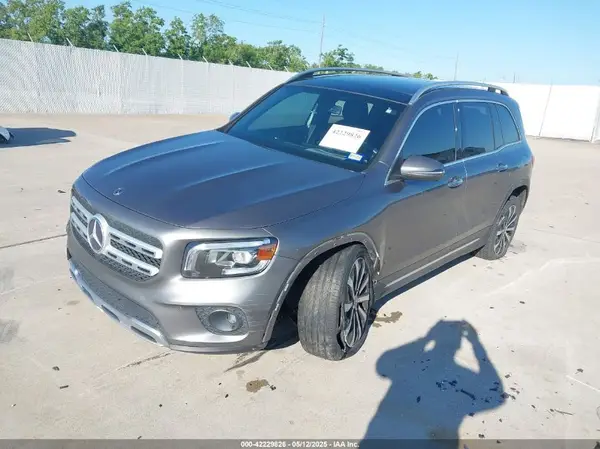 W1N4M4HBXLW041023 2020 MERCEDES-BENZ GLB - Image 2
