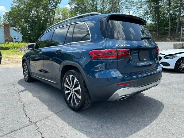 W1N4M4HBXMW102274 2021 MERCEDES-BENZ GLB - Image 2