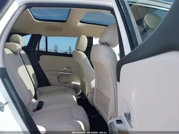 W1N4N4GB6NJ317650 2022 MERCEDES-BENZ GLA-KLASSE - Image 8