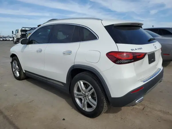 W1N4N4HB5MJ211347 2021 MERCEDES-BENZ GLA-KLASSE - Image 2
