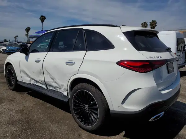 W1NKM4GB8TU109369 2026 MERCEDES-BENZ GLC - Image 2