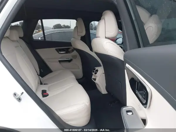 W1NKM4GB9PF023210 2023 MERCEDES-BENZ GLC - Image 8