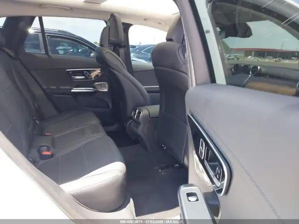 W1NKM4GBXRF175824 2024 MERCEDES-BENZ GLC - Image 8