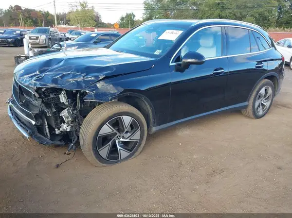 W1NKM4HB2RF081774 2024 MERCEDES-BENZ GLC - Image 2