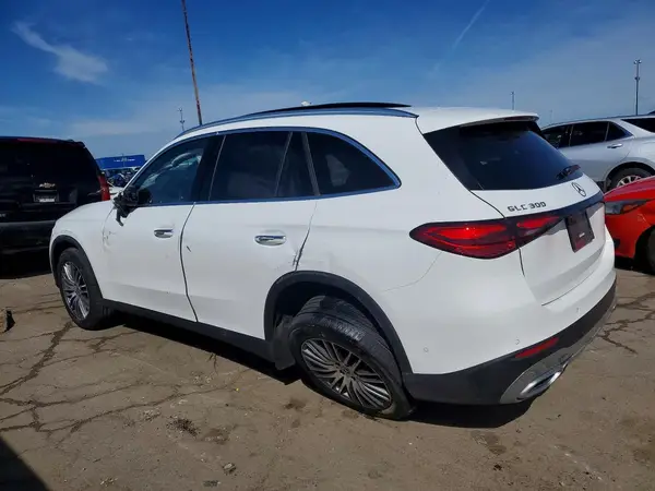 W1NKM4HB3TU117264 2026 MERCEDES-BENZ GLC - Image 2