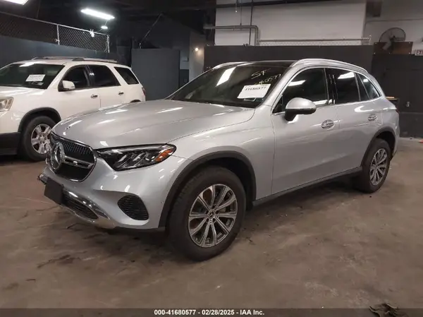 W1NKM4HB5SF257609 2025 MERCEDES-BENZ GLC - Image 2