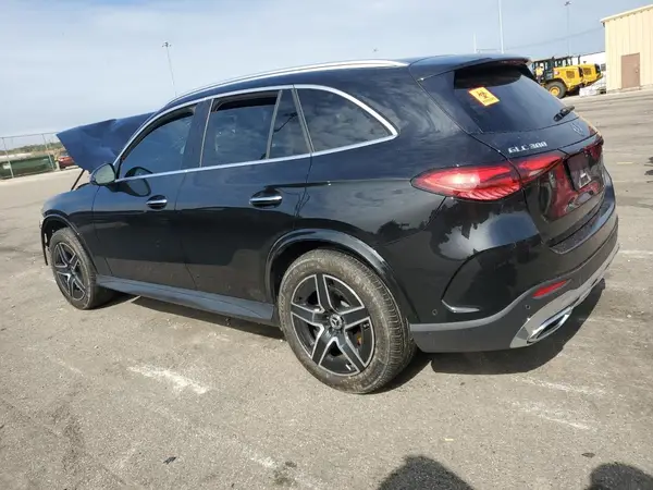 W1NKM4HB6RF071359 2024 MERCEDES-BENZ GLC - Image 2