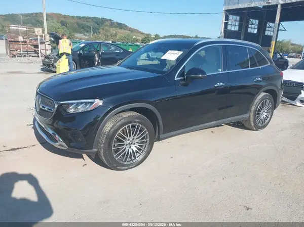 W1NKM4HB6RF133696 2024 MERCEDES-BENZ GLC - Image 2