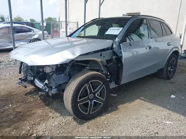 W1NKM4HB7RF070379 2024 MERCEDES-BENZ GLC - Image 2