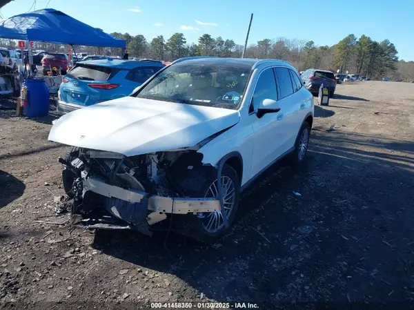 W1NKM4HB8RF153934 2024 MERCEDES-BENZ GLC - Image 2