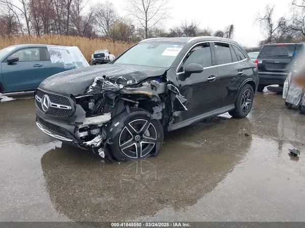W1NKM4HB8RF202260 2024 MERCEDES-BENZ GLC - Image 2