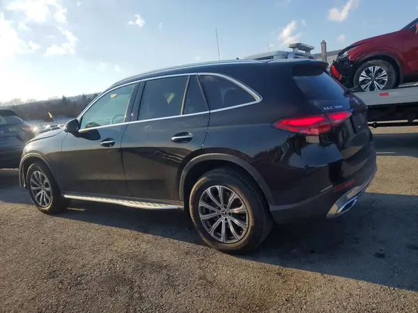 W1NKM4HB8RF231192 2024 MERCEDES-BENZ GLC - Image 2