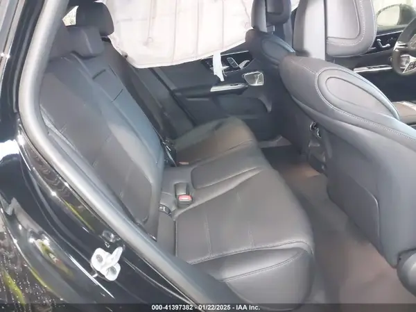 W1NKM4HB8SF291642 2025 MERCEDES-BENZ GLC - Image 8