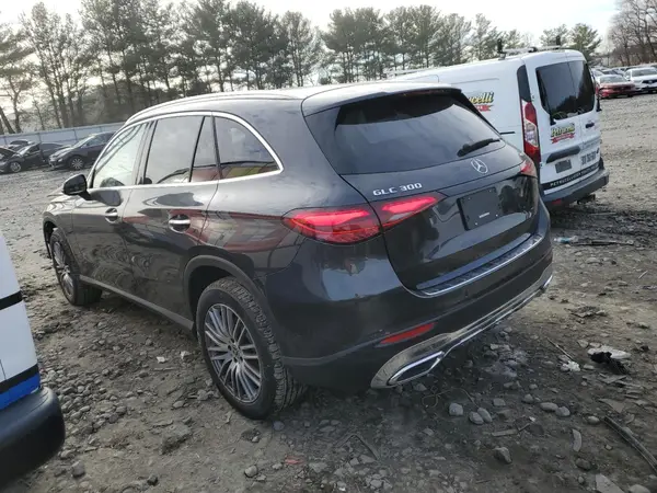 W1NKM4HB9SF272209 2025 MERCEDES-BENZ GLC - Image 2