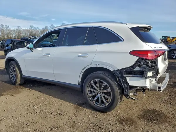 W1NKM4HBXRF228083 2024 MERCEDES-BENZ GLC - Image 2