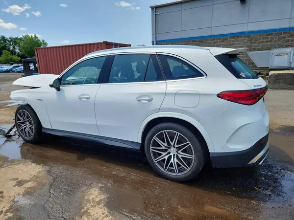 W1NKM8AB0SF242212 2025 MERCEDES-BENZ GLC - Image 2