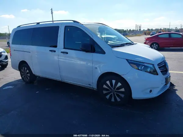 W1WV0FEY3P4311887 2023 MERCEDES-BENZ METRIS - Image 1