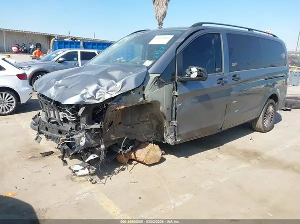 W1WV0FEY4N4159535 2022 MERCEDES-BENZ METRIS - Image 2