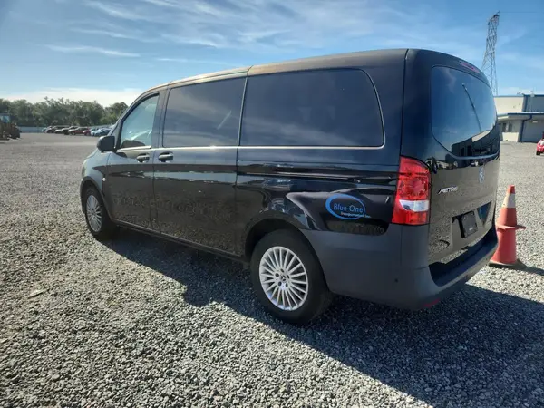 W1WV0FEY5M3842817 2021 MERCEDES-BENZ METRIS - Image 2