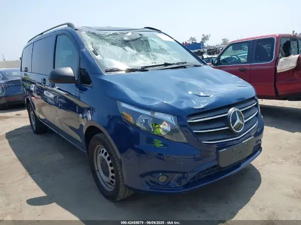 W1WV0FEY7P4260376 2023 MERCEDES-BENZ METRIS - Image 1