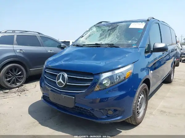 W1WV0FEY7P4260376 2023 MERCEDES-BENZ METRIS - Image 2
