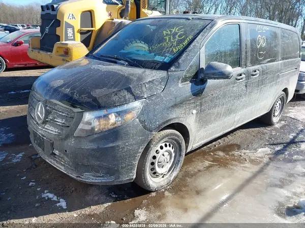 W1WV0FEYXP4335300 2023 MERCEDES-BENZ METRIS - Image 2