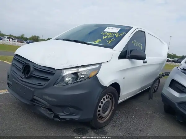 W1YV0BEY0P4320563 2023 MERCEDES-BENZ METRIS - Image 2
