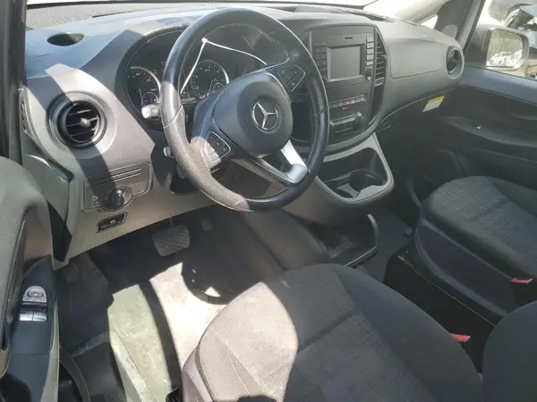 W1YV0BEY1L3703007 2020 MERCEDES-BENZ METRIS - Image 8