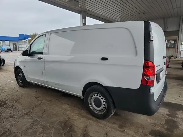 W1YV0BEY1M3906772 2021 MERCEDES-BENZ METRIS - Image 2