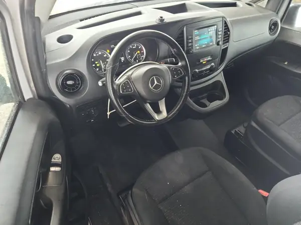 W1YV0BEY1M3906772 2021 MERCEDES-BENZ METRIS - Image 8