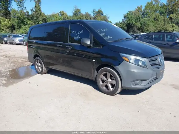 W1YV0BEY1M3915648 2021 MERCEDES-BENZ METRIS - Image 1