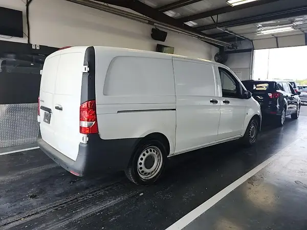 W1YV0BEY2L3705977 2020 MERCEDES-BENZ METRIS - Image 2