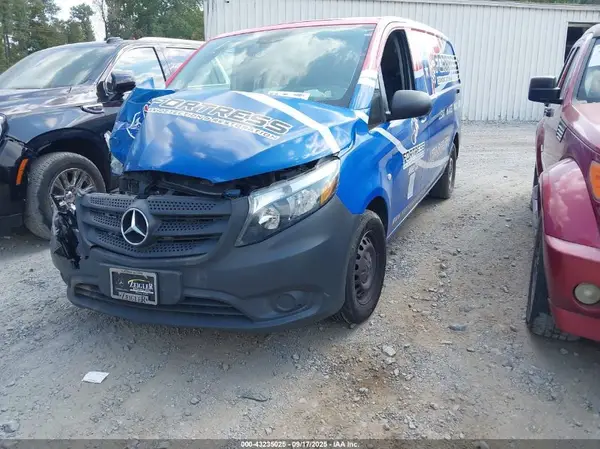 W1YV0BEY2N3957540 2022 MERCEDES-BENZ METRIS - Image 2