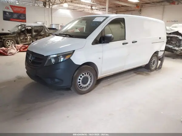 W1YV0BEY2N3964584 2022 MERCEDES-BENZ METRIS - Image 2