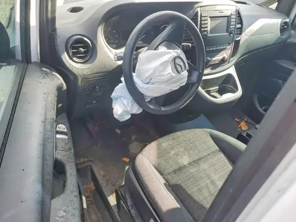 W1YV0BEY3L3700920 2020 MERCEDES-BENZ METRIS - Image 8