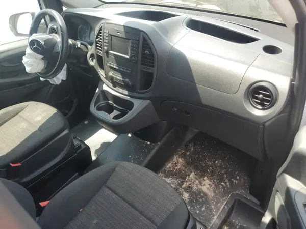 W1YV0BEY3L3717801 2020 MERCEDES-BENZ METRIS - Image 8