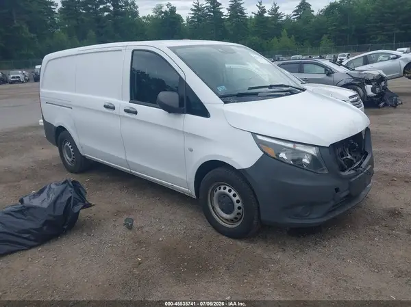 W1YV0BEY3M3946562 2021 MERCEDES-BENZ METRIS - Image 1