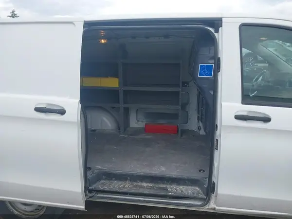 W1YV0BEY3M3946562 2021 MERCEDES-BENZ METRIS - Image 8