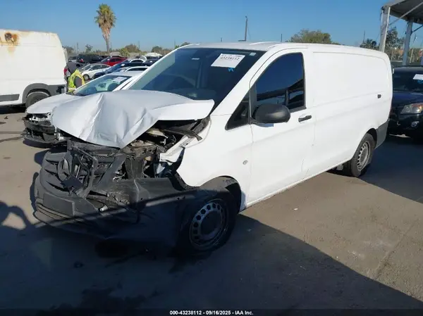 W1YV0BEY4P4283405 2023 MERCEDES-BENZ METRIS - Image 2