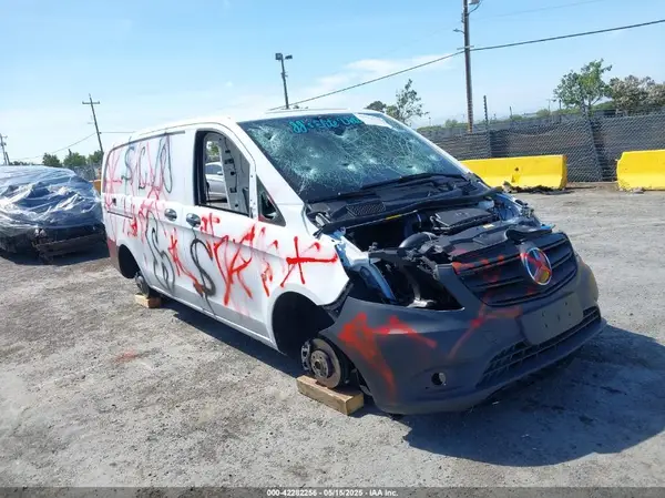 W1YV0BEY4P4297711 2023 MERCEDES-BENZ METRIS - Image 1