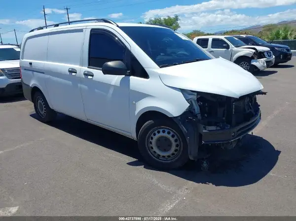 W1YV0BEY5L3707755 2020 MERCEDES-BENZ METRIS - Image 1
