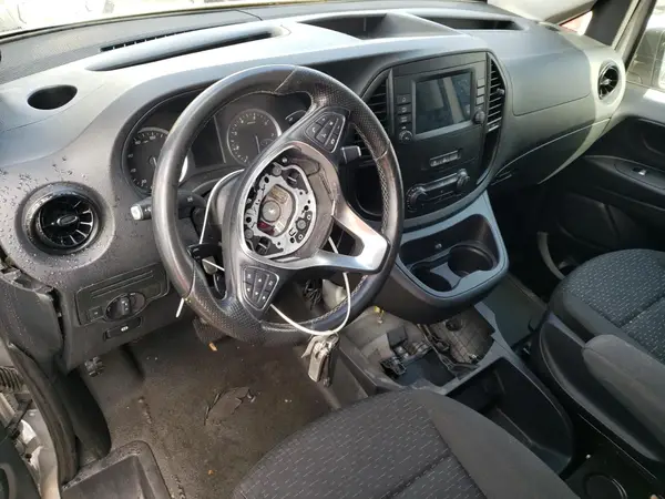 W1YV0BEY6M3768520 2021 MERCEDES-BENZ METRIS - Image 8