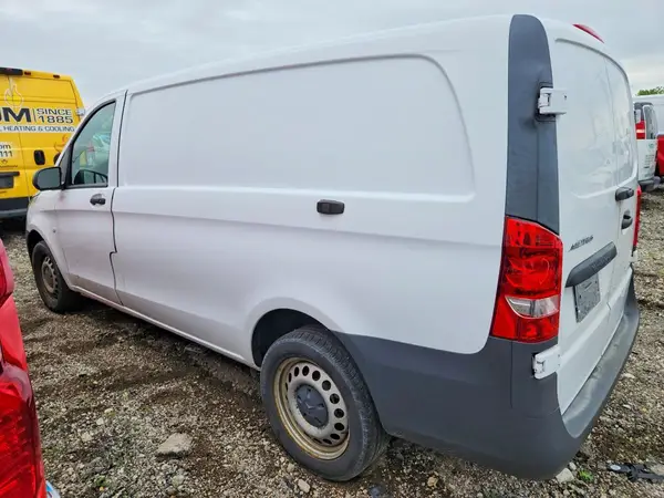 W1YV0BEY7L3714206 2020 MERCEDES-BENZ METRIS - Image 2