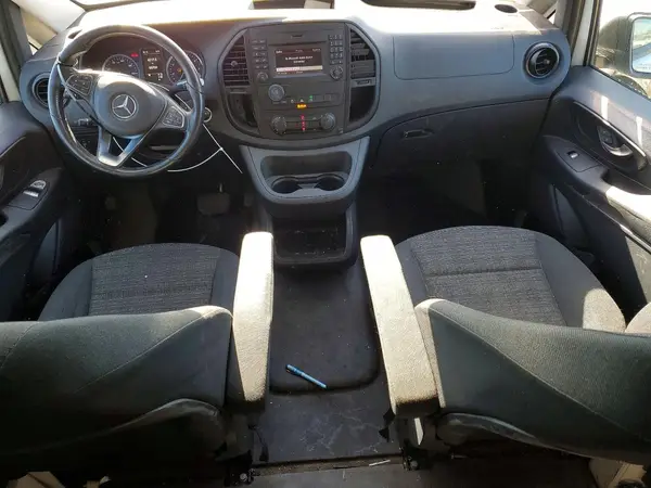 W1YV0BEY7L3714206 2020 MERCEDES-BENZ METRIS - Image 8