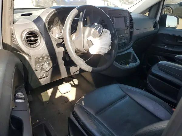 W1YV0BEY7L3754074 2020 MERCEDES-BENZ METRIS - Image 8