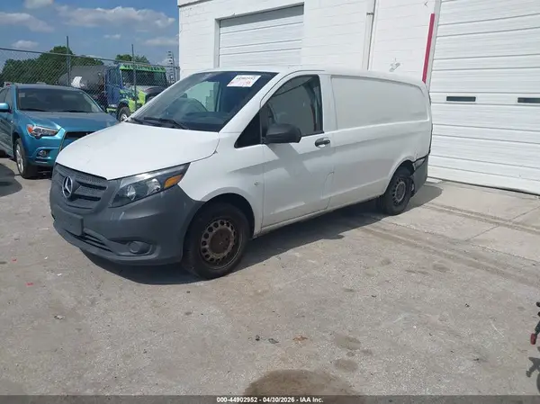 W1YV0BEY7L3757556 2020 MERCEDES-BENZ METRIS - Image 2