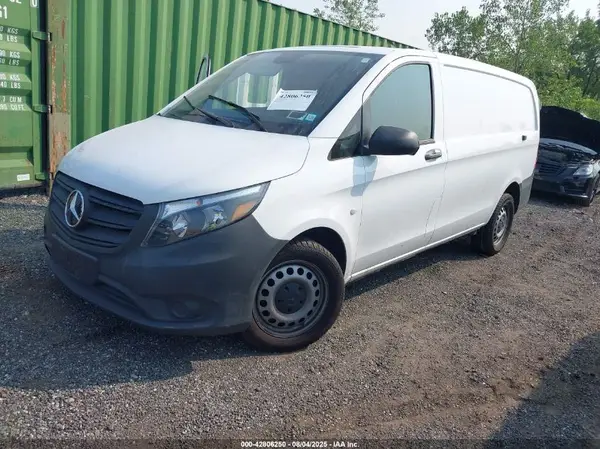 W1YV0BEY7P4220122 2023 MERCEDES-BENZ METRIS - Image 2