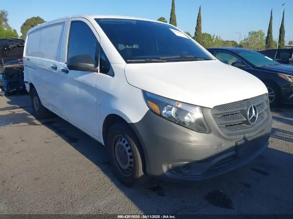 W1YV0BEY8N3960426 2022 MERCEDES-BENZ METRIS - Image 1